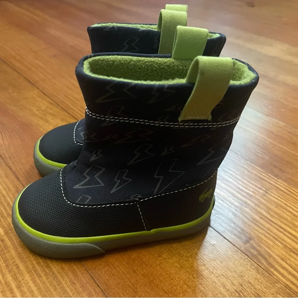 See Kai Run Lightening Bolt Boots Size 4